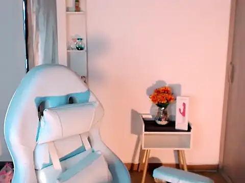 BOREAL MOON online show from September 11, 2025, 10:43 pm