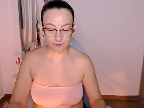 Snapshot of BOREAL_MOON chatting on May 15, 2026, 1:47 am BOREAL MOON online show from May 15, 2026, 1:47 am
