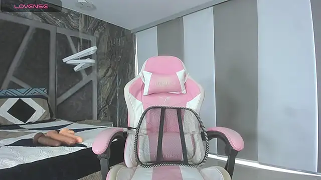 angelinafit online show from March 12, 2026, 3:16 pm