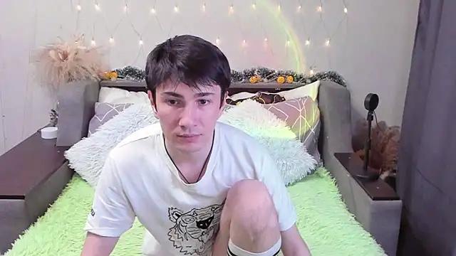 Yumi steve online show from November 16, 2025, 4:45 pm