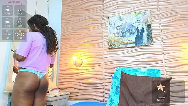 mia pineda online show from October 4, 2025, 8:10 pm