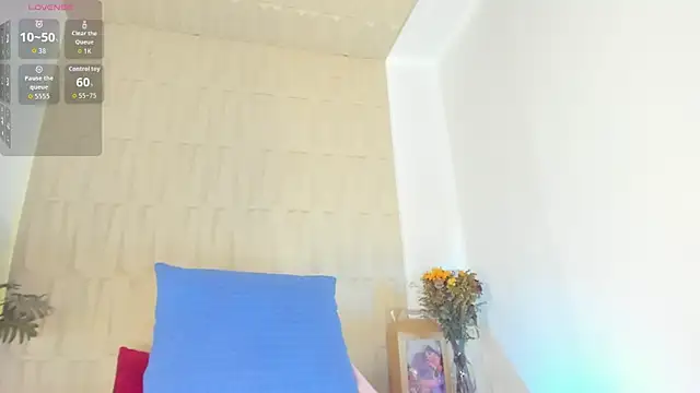 Snapshot of mia_pineda chatting on June 4, 2026, 7:07 pm mia pineda online show from June 4, 2026, 7:07 pm