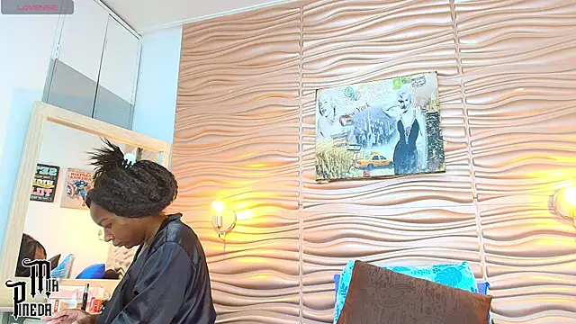 mia pineda online show from September 11, 2025, 8:31 pm