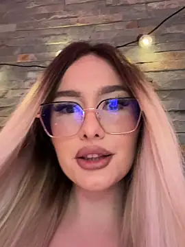 mollyxxx online show from February 21, 2026, 8:11 pm