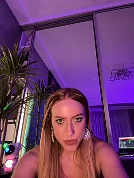 Snapshot of RockQueen_A chatting on March 22, 2025, 8:40 am RockQueen A online show from March 22, 2025, 8:40 am