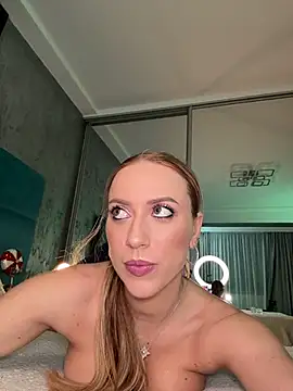 Snapshot of RockQueen_A chatting on December 2, 2025, 4:58 am RockQueen A online show from December 2, 2025, 4:58 am