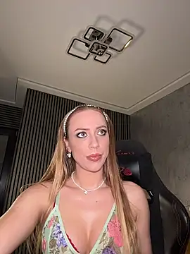 Snapshot of RockQueen_A chatting on January 14, 2026, 5:33 am RockQueen A online show from January 14, 2026, 5:33 am