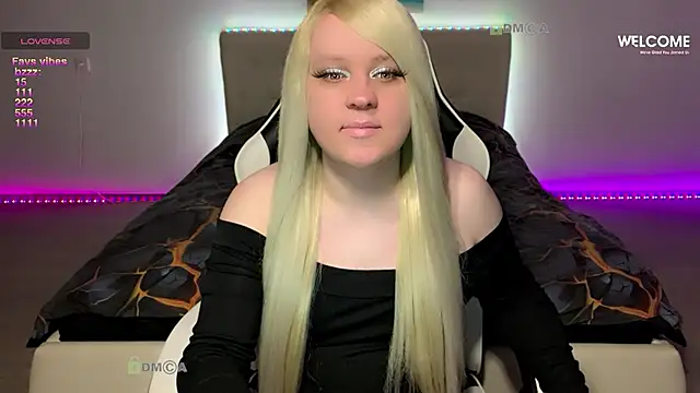 Snapshot of camsmiley chatting on February 2, 2026, 9:58 pm camsmiley online show from February 2, 2026, 9:58 pm