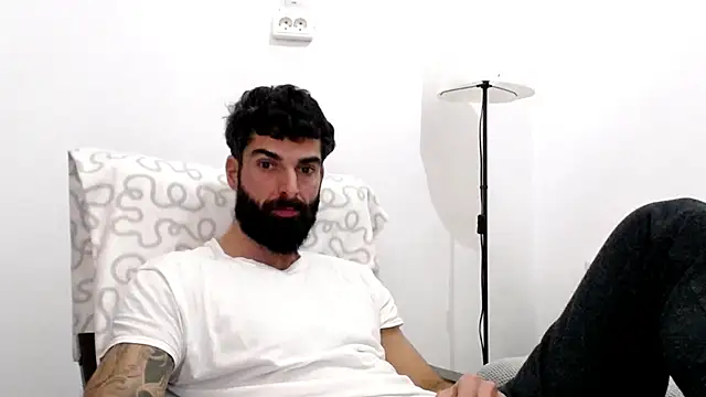 Snapshot of Verycutex chatting on December 20, 2025, 10:18 am Verycutex online show from December 20, 2025, 10:18 am