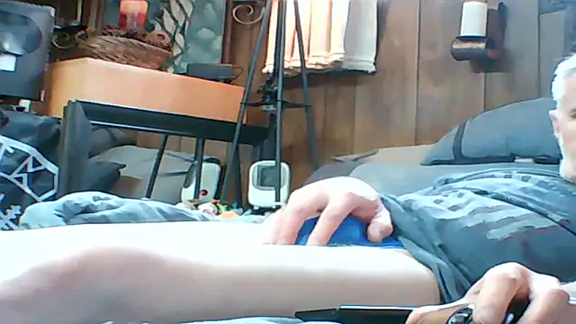Makowboy online show from April 30, 2026, 7:54 pm