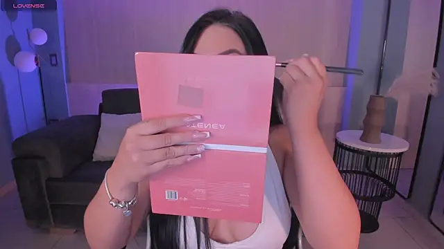 MiaRoberts1 online show from April 8, 2026, 12:39 pm