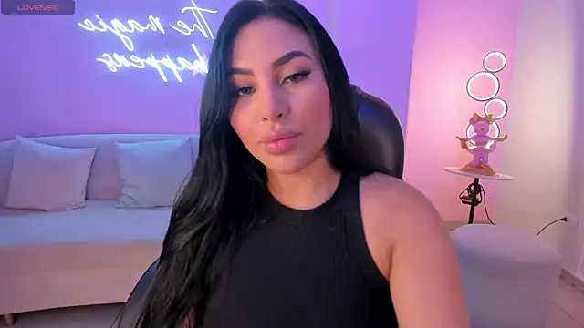 Snapshot of MiaRoberts1 chatting on October 25, 2025, 12:28 pm MiaRoberts1 online show from October 25, 2025, 12:28 pm