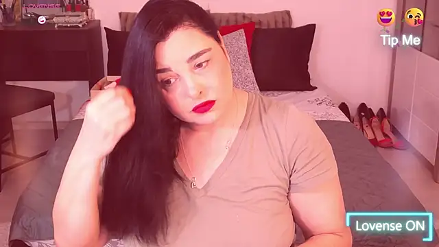 Alenny11 online show from May 5, 2026, 3:20 am