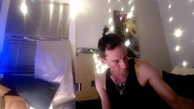 Snapshot of lickthecat chatting on November 4, 2025, 1:15 pm lickthecat online show from November 4, 2025, 1:15 pm