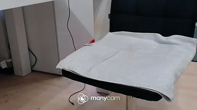 Snapshot of Supermen12171 chatting on January 9, 2026, 2:35 pm Supermen12171 online show from January 9, 2026, 2:35 pm