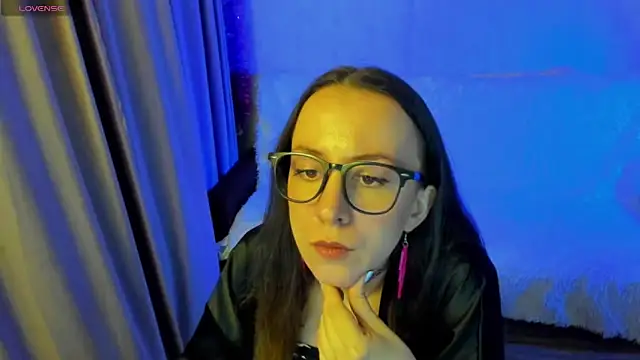 Snapshot of CurlySteph chatting on November 3, 2025, 7:39 pm CurlySteph online show from November 3, 2025, 7:39 pm