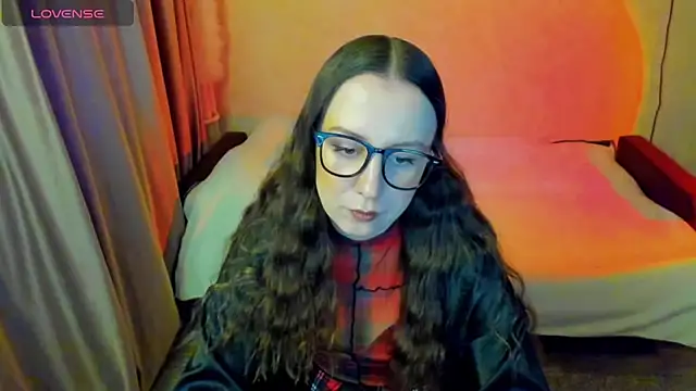 Snapshot of CurlySteph chatting on May 17, 2026, 5:35 pm CurlySteph online show from May 17, 2026, 5:35 pm