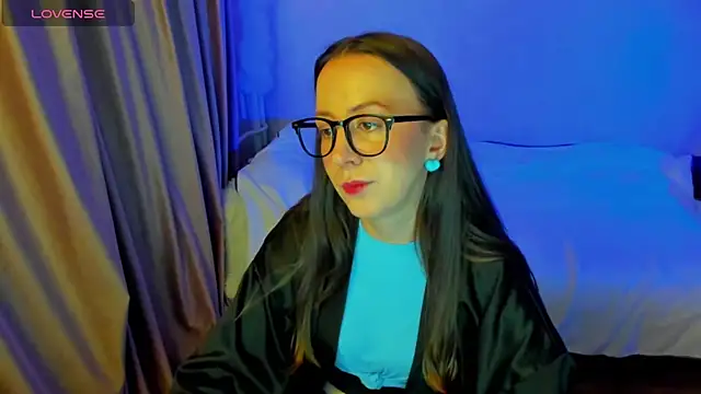 CurlySteph online show from March 4, 2026, 7:54 pm