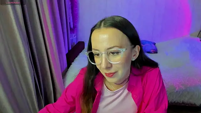 Snapshot of CurlySteph chatting on November 14, 2025, 9:07 pm CurlySteph online show from November 14, 2025, 9:07 pm