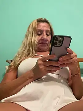 Snapshot of camelia3 chatting on October 22, 2025, 12:43 am camelia3 online show from October 22, 2025, 12:43 am