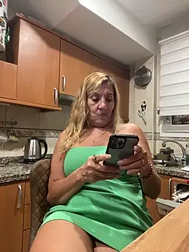 Snapshot of camelia3 chatting on October 4, 2025, 7:48 pm camelia3 online show from October 4, 2025, 7:48 pm