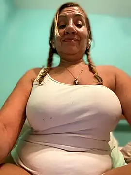 Snapshot of camelia3 chatting on December 3, 2025, 12:33 am camelia3 online show from December 3, 2025, 12:33 am