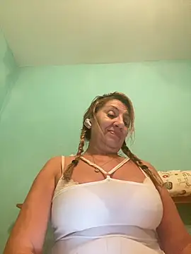 Snapshot of camelia3 chatting on November 16, 2025, 1:32 am camelia3 online show from November 16, 2025, 1:32 am