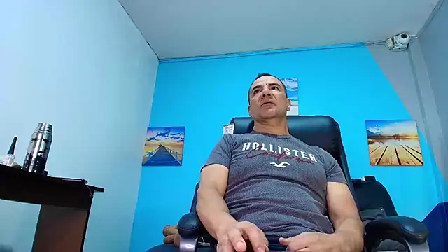 juanses n toro online show from December 16, 2025, 4:44 pm