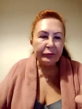 Snapshot of Hottie-Mom chatting on April 30, 2026, 7:54 pm Hottie-Mom online show from April 30, 2026, 7:54 pm