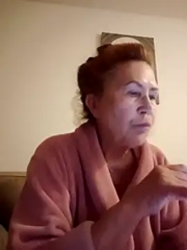 Snapshot of Hottie-Mom chatting on May 26, 2026, 9:13 pm Hottie-Mom online show from May 26, 2026, 9:13 pm