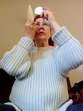 Snapshot of Hottie-Mom chatting on April 23, 2026, 7:48 am Hottie-Mom online show from April 23, 2026, 7:48 am