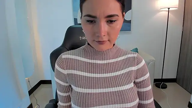 SaraParker  online show from November 6, 2025, 10:58 pm