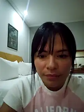 Snapshot of BurnWetHot3 chatting on February 9, 2025, 5:40 am BurnWetHot3 online show from February 9, 2025, 5:40 am