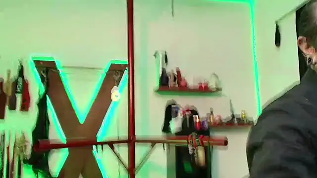 boy n girl online show from February 25, 2025, 1:10 pm