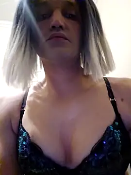 Snapshot of Karolina8787 chatting on October 10, 2025, 4:24 am Karolina8787 online show from October 10, 2025, 4:24 am