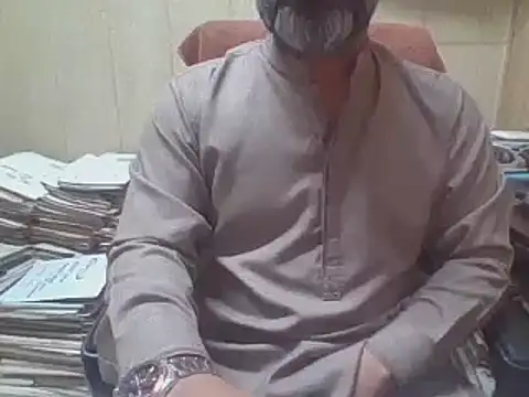 hairymaster95 online show from November 12, 2025, 4:16 am