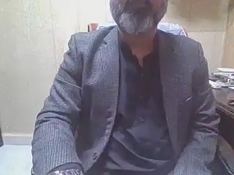 Snapshot of hairymaster95 chatting on December 19, 2025, 4:27 am hairymaster95 online show from December 19, 2025, 4:27 am