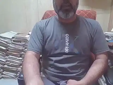 hairymaster95 online show from October 26, 2025, 7:09 am