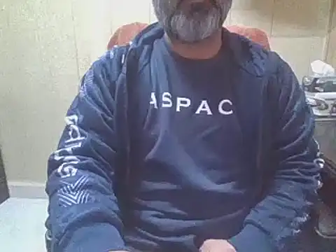 Snapshot of hairymaster95 chatting on February 8, 2026, 7:17 am hairymaster95 online show from February 8, 2026, 7:17 am