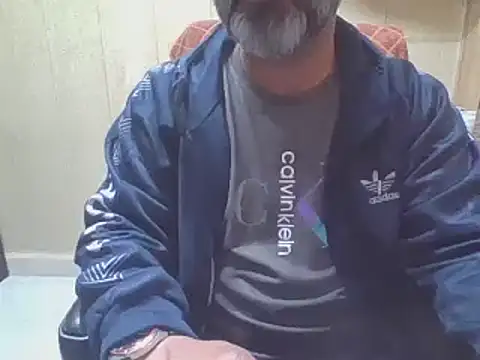 Snapshot of hairymaster95 chatting on February 22, 2026, 7:44 am hairymaster95 online show from February 22, 2026, 7:44 am