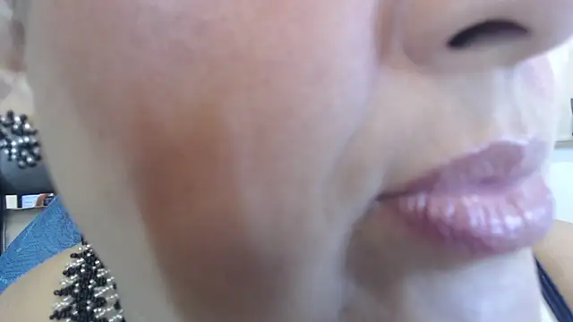 Kerly Doll online show from March 2, 2026, 12:45 pm