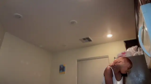 Snapshot of Cum2Charm chatting on March 15, 2026, 5:58 am Cum2Charm online show from March 15, 2026, 5:58 am