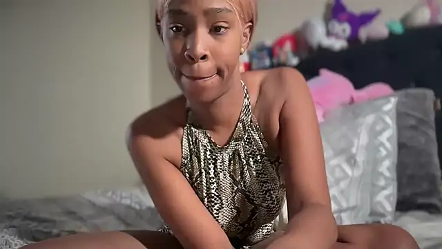 Snapshot of Cum2Charm chatting on March 4, 2026, 2:03 pm Cum2Charm online show from March 4, 2026, 2:03 pm