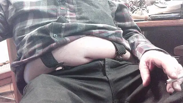 Snapshot of HaraldGermany chatting on December 19, 2025, 3:47 pm HaraldGermany online show from December 19, 2025, 3:47 pm