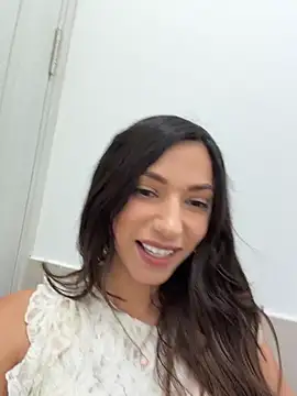 Snapshot of _MiaQueen_ chatting on July 16, 2026, 10:40 pm MiaQueen online show from July 16, 2026, 10:40 pm