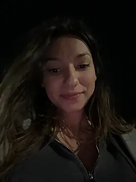 Snapshot of _MiaQueen_ chatting on March 14, 2025, 1:37 am MiaQueen online show from March 14, 2025, 1:37 am