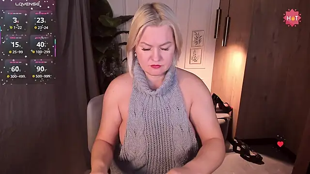 Snapshot of YolandaKiss chatting on January 9, 2026, 8:27 pm YolandaKiss online show from January 9, 2026, 8:27 pm