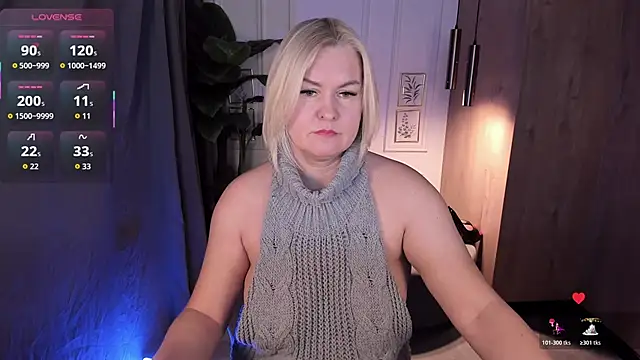 Snapshot of YolandaKiss chatting on February 2, 2026, 8:30 pm YolandaKiss online show from February 2, 2026, 8:30 pm