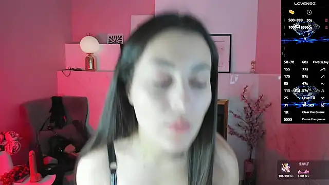 Snapshot of KylieMellow chatting on November 13, 2025, 1:15 pm KylieMellow online show from November 13, 2025, 1:15 pm