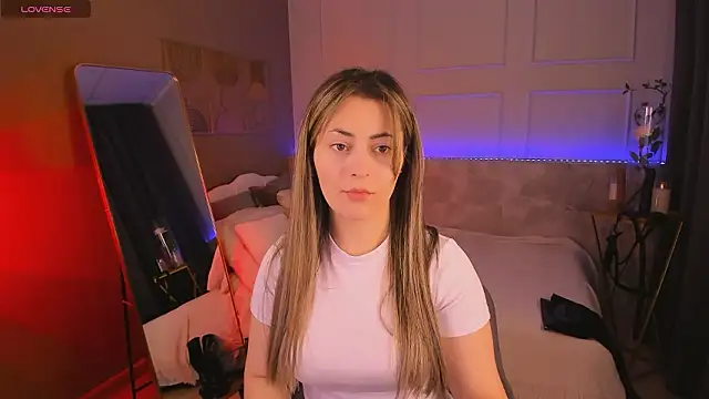 Snapshot of KylieMellow chatting on March 21, 2026, 5:19 am KylieMellow online show from March 21, 2026, 5:19 am